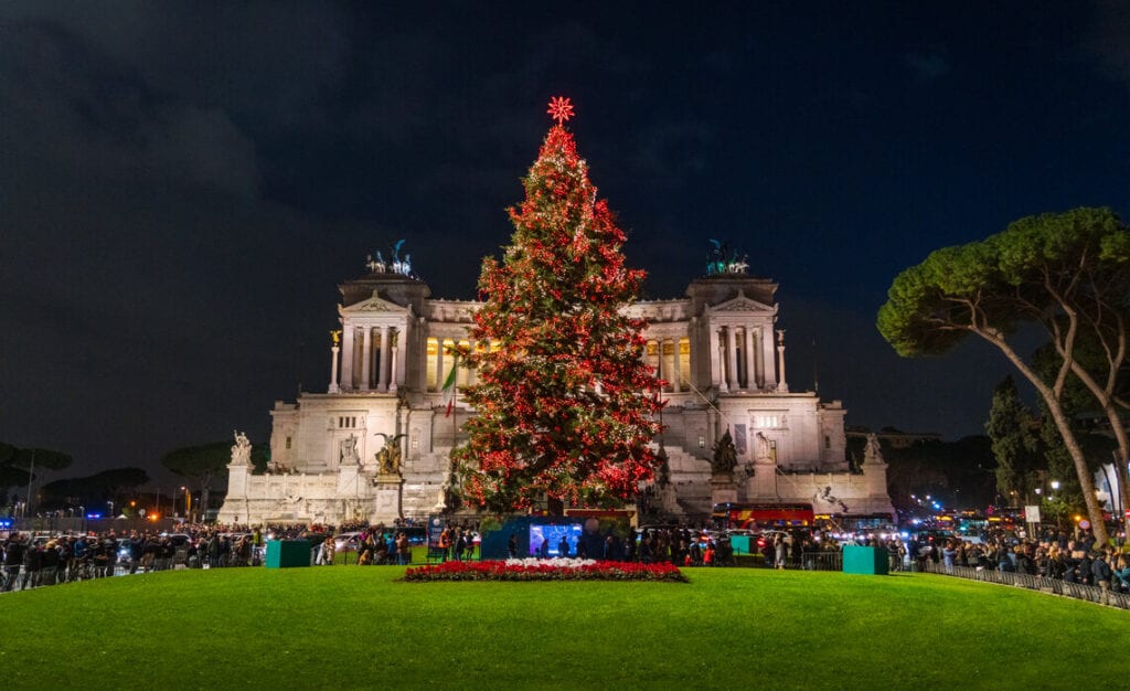 Christmas Season in Italy - the Vittoriano - Netflix Tree