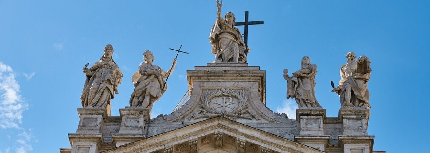 San Giovanni in Laterano saints outside